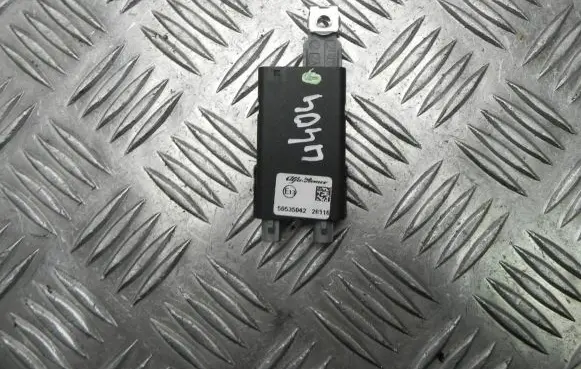 Alfa Romeo Giulia Aerial antenna amplifier 50535042 U404