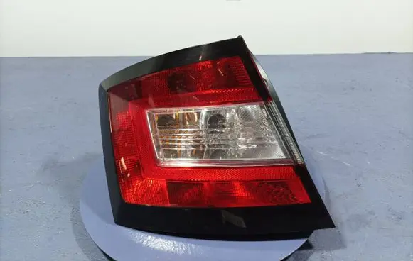 Skoda Fabia Mk3 (NJ) Rear/tail lights 6V6945095