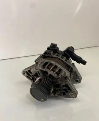 Hyundai i30 Generator/alternator 2610164 373002B700