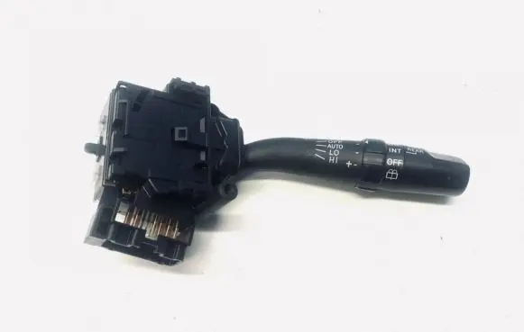Toyota Avensis T250 Wiper control stalk 173654