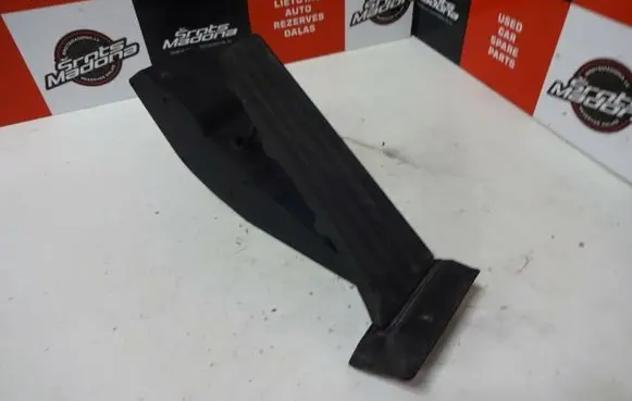 BMW 1 E81 E87 Accelerator throttle pedal 6772646