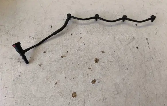 Renault Trafic II (X83) Fuel injector supply line/pipe 