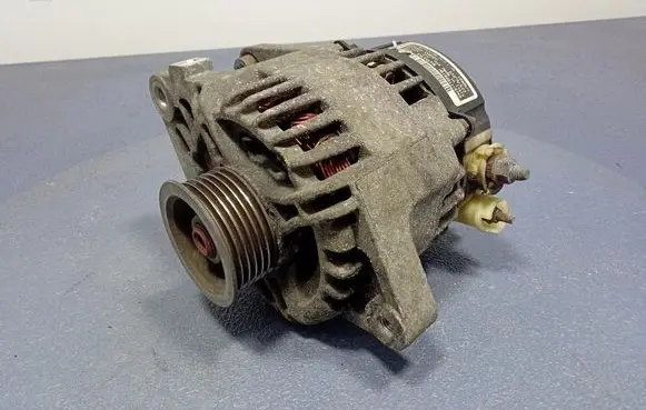 Peugeot 107 Generator/alternator 270600Q020