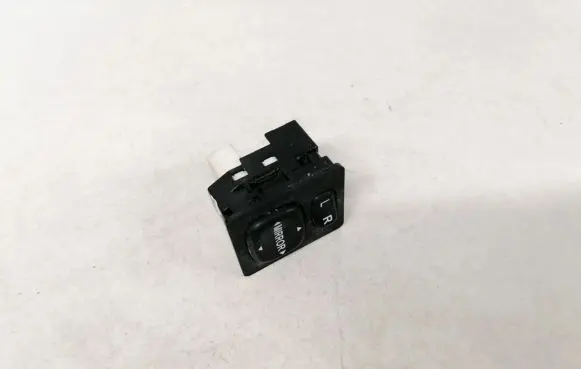 Toyota RAV 4 (XA30) Wing mirror switch 183574