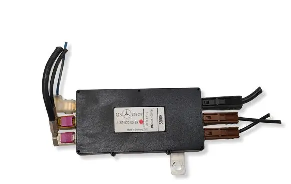Mercedes-Benz B W245 Aerial antenna amplifier A1698200089 ZGS003