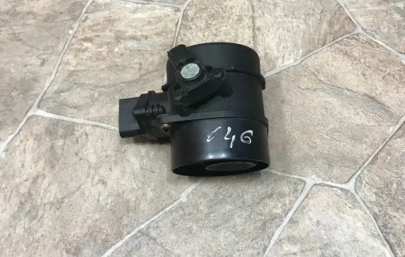 Mercedes-Benz E W211 Mass air flow meter A6460940048