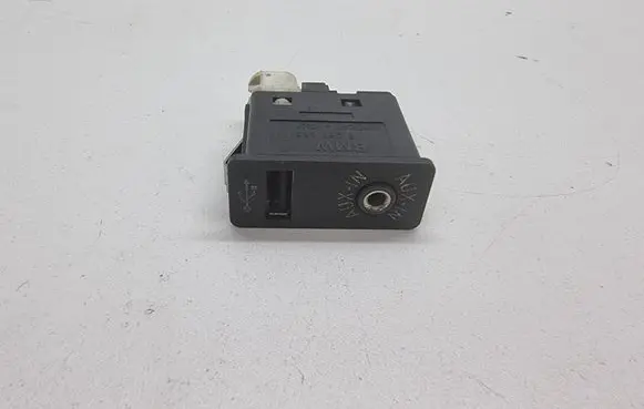 USB socket connector