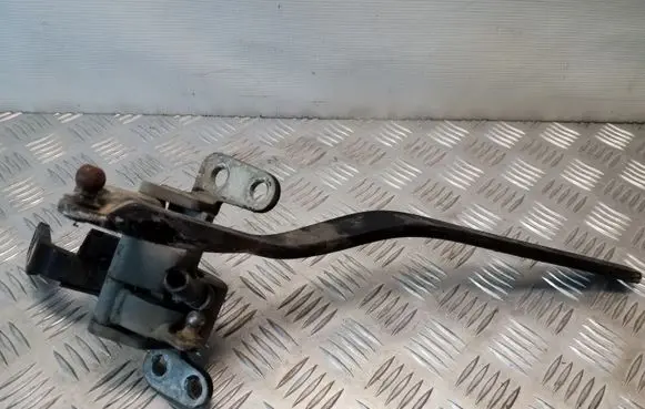 Volkswagen Touareg I Tailgate/trunk/boot hinge 7L6827301B