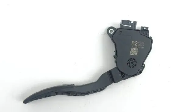 Nissan Qashqai J12 Accelerator throttle pedal 180026UA1B 17221B 00069