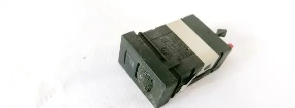 Volkswagen PASSAT B5.5 Seat heating switch 3B0963563D
