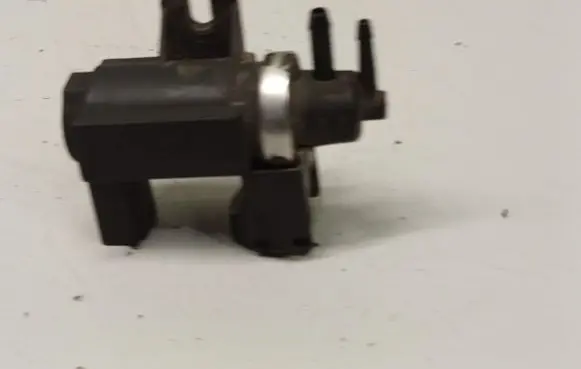 Audi A4 S4 B6 8E 8H Turbo solenoid valve 8E0906628C