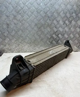 Ford Mondeo Mk III Intercooler radiator IS7Q9L440AE