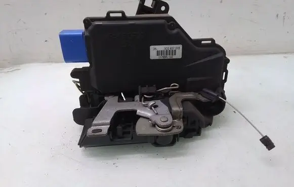 Audi A6 S6 C5 4B Front door lock 3D2837015