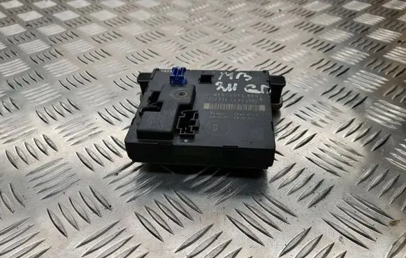 Mercedes-Benz E W211 Door control unit/module 2118703485