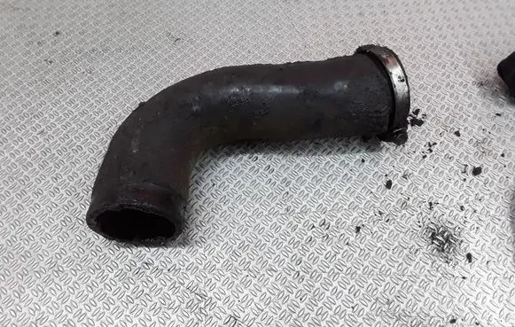 Toyota Avensis T220 Intercooler hose/pipe