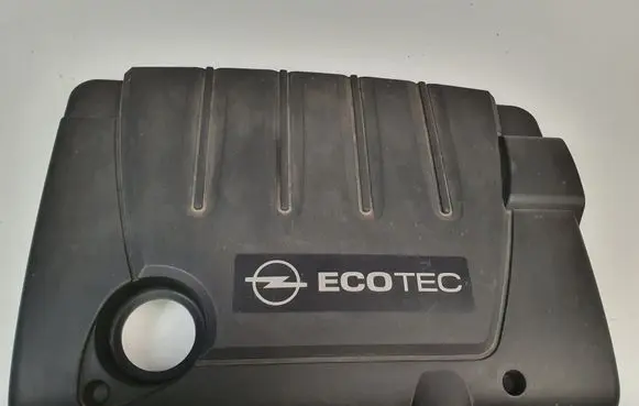 Opel Zafira B Engine cover (trim) 315829598
