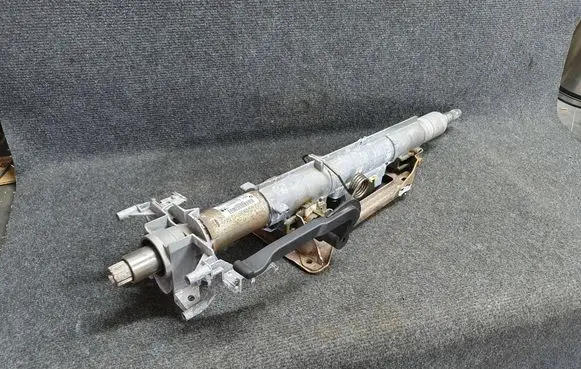 Steering wheel axle set