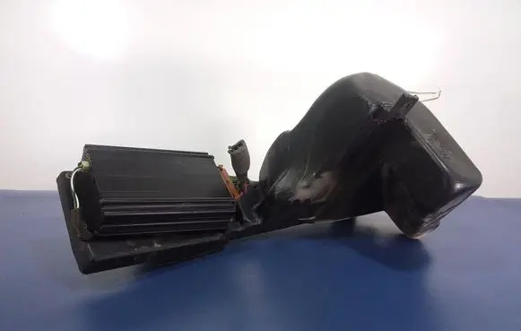 Audi A6 S6 C5 4B Subwoofer speaker 