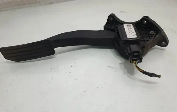 Land Rover Discovery Sport Accelerator throttle pedal FK729F836AB