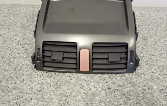 Toyota Auris 150 Dash center air vent grill