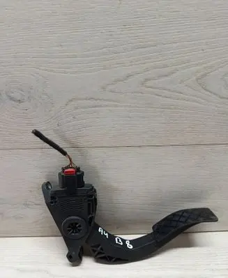 Audi A4 S4 B8 8K Accelerator throttle pedal 8K1723523 02072010 6PV00950501