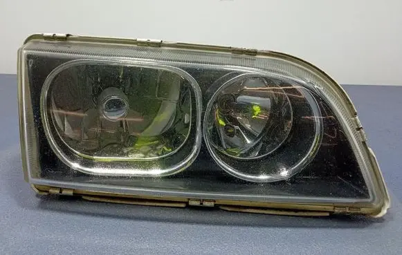 Volvo S40, V40 Headlight/headlamp 30899683