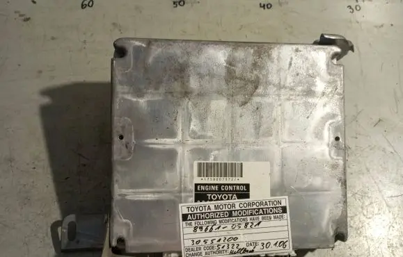 Toyota Avensis T250 Engine control unit/module 8966105821 1758007372