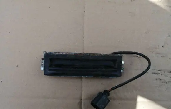 Volkswagen PASSAT B5.5 Tailgate/trunk/boot exterior handle 3B9827566B