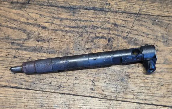 Fuel injector
