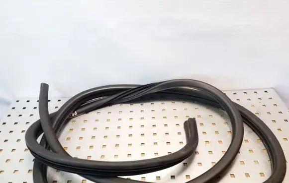 Citroen Berlingo Front door rubber seal