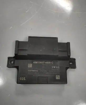 Audi A4 S4 B9 Gateway control module 4M1907468C 4M1907468A