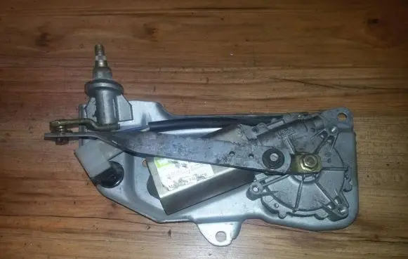 Renault 19 Rear window wiper motor 7700779045