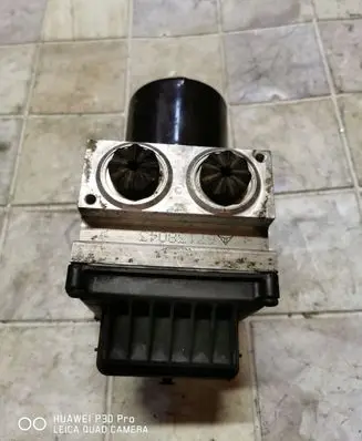 Volkswagen PASSAT B6 ABS Pump 16431601 67138043