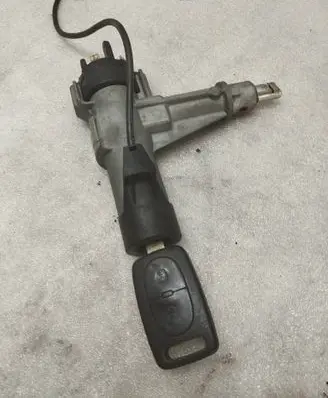 Audi A6 S6 C4 4A Ignition lock 4A0905851