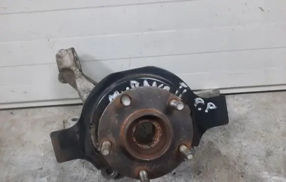 Nissan Murano Z51 Front wheel hub spindle knuckle