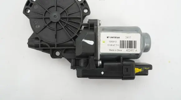 KIA Optima Front door window regulator motor 28408185