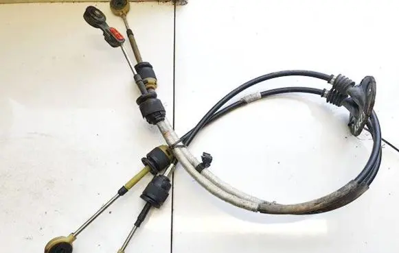 Ford Focus Gear shift cable linkage 