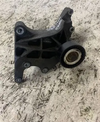 Mitsubishi Outlander Generator/alternator belt tensioner