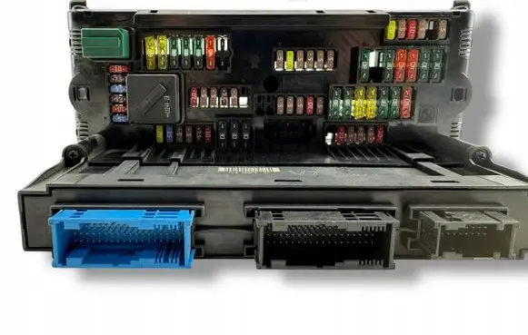 BMW 1 E81 E87 Fuse module 9234421