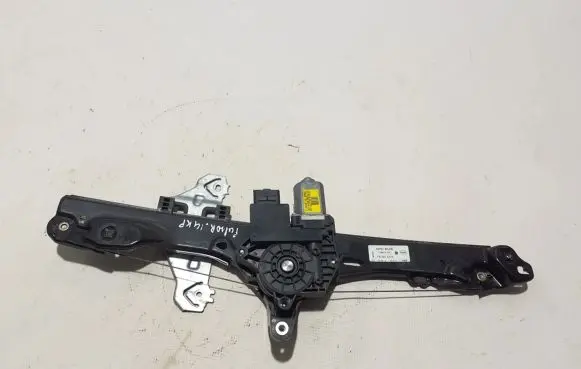 Nissan Pulsar Front window lifting mechanism without motor 807013ZL0B