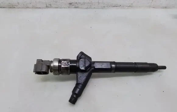 Nissan Almera Tino Fuel injector 16600BN800