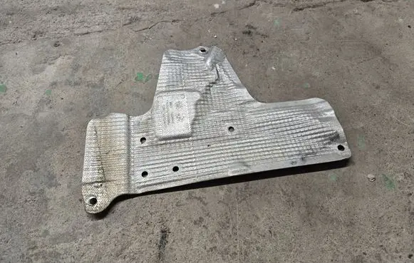Audi Q8 Heat shield in engine bay 4M0825641