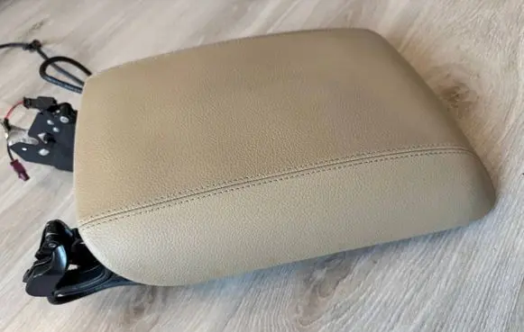 Mercedes-Benz R W251 Armrest A2514401933 13589455 2514401933