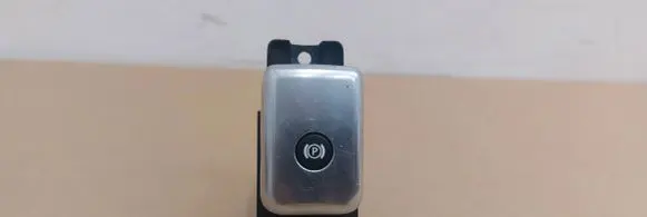 Land Rover Discovery 4 - LR4 Hand brake release handle AH2215K850AB