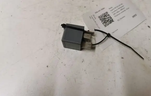 Skoda Superb B5 (3U) Other relay 8D0951253