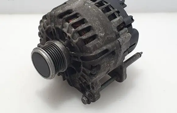 Volkswagen Tiguan Generator/alternator 04L903023L 2627025B 316049643