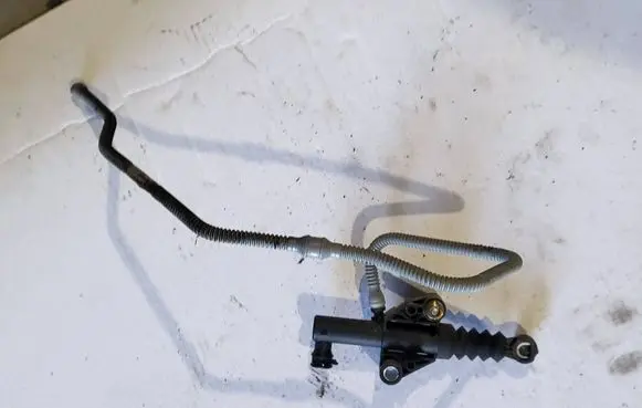 Renault Trafic III (X82) Clutch master cylinder 306101657R 93461341 7K120966