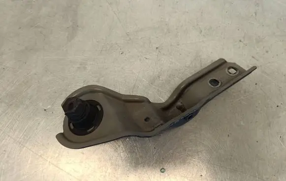 BMW X1 F48 F49 Fender mounting bracket 3559910 4616