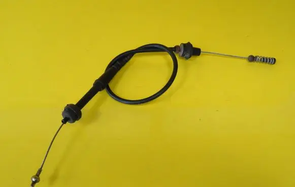 Volkswagen Golf III Throttle cable 1H0721555T