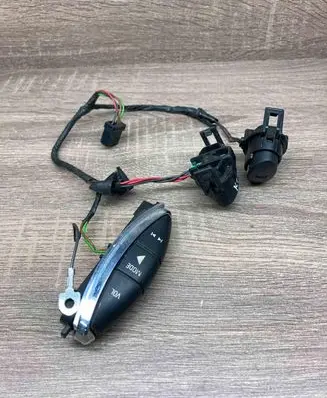 Rover 75 Steering wheel buttons/switches YUH100231 181200